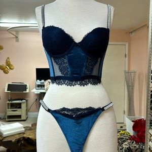 Victorias Secret Dream Angels shine strap Blue Velvet 32D corset bra & M thong